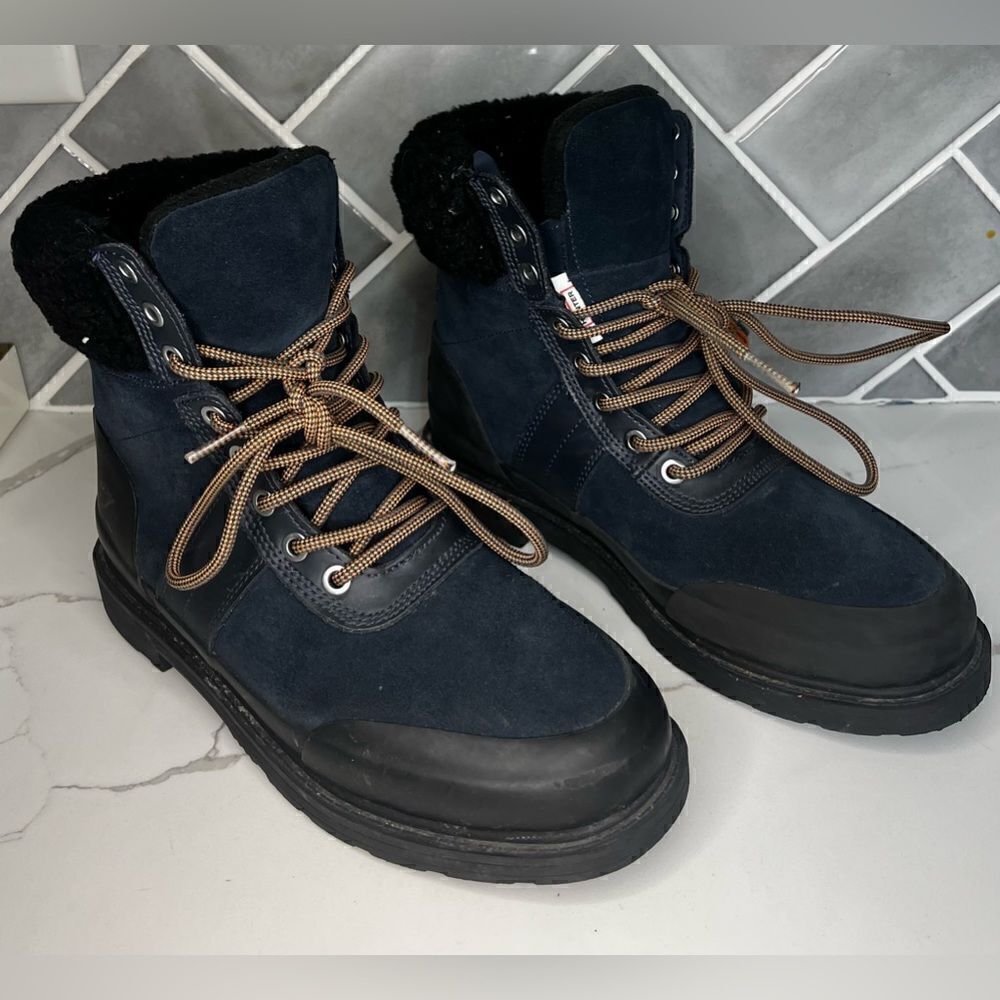HUNTER Women's Commando Insulated Leather Boots Navy / Black